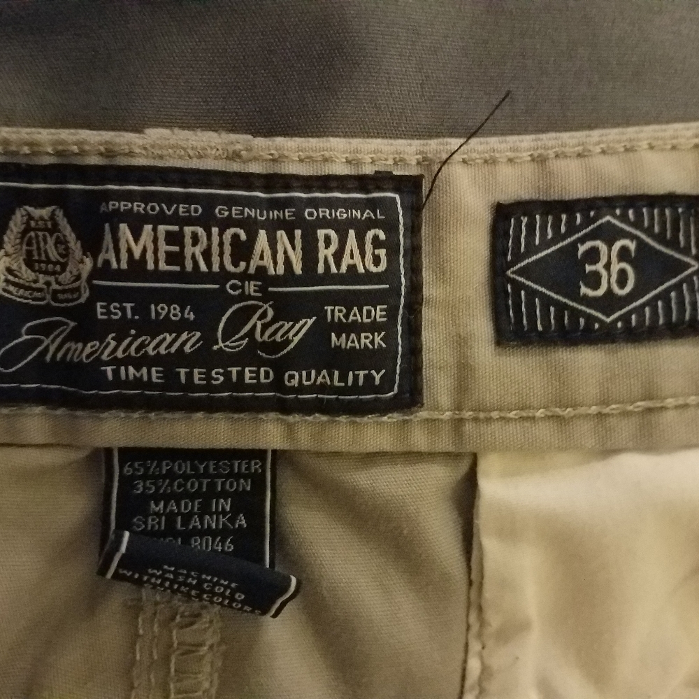 American Rag mens size 36. Grey Shorts.